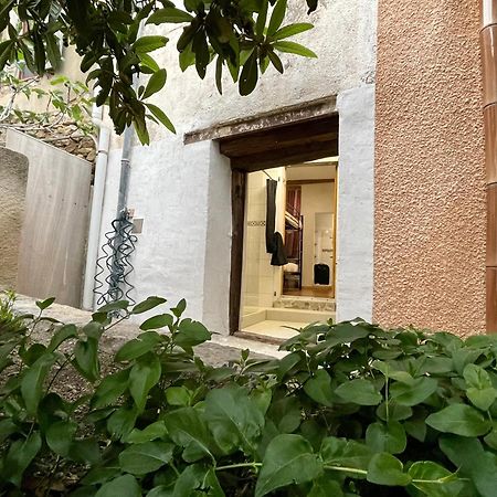 Chambre Le 40 Marches Cucugnan Extérieur photo