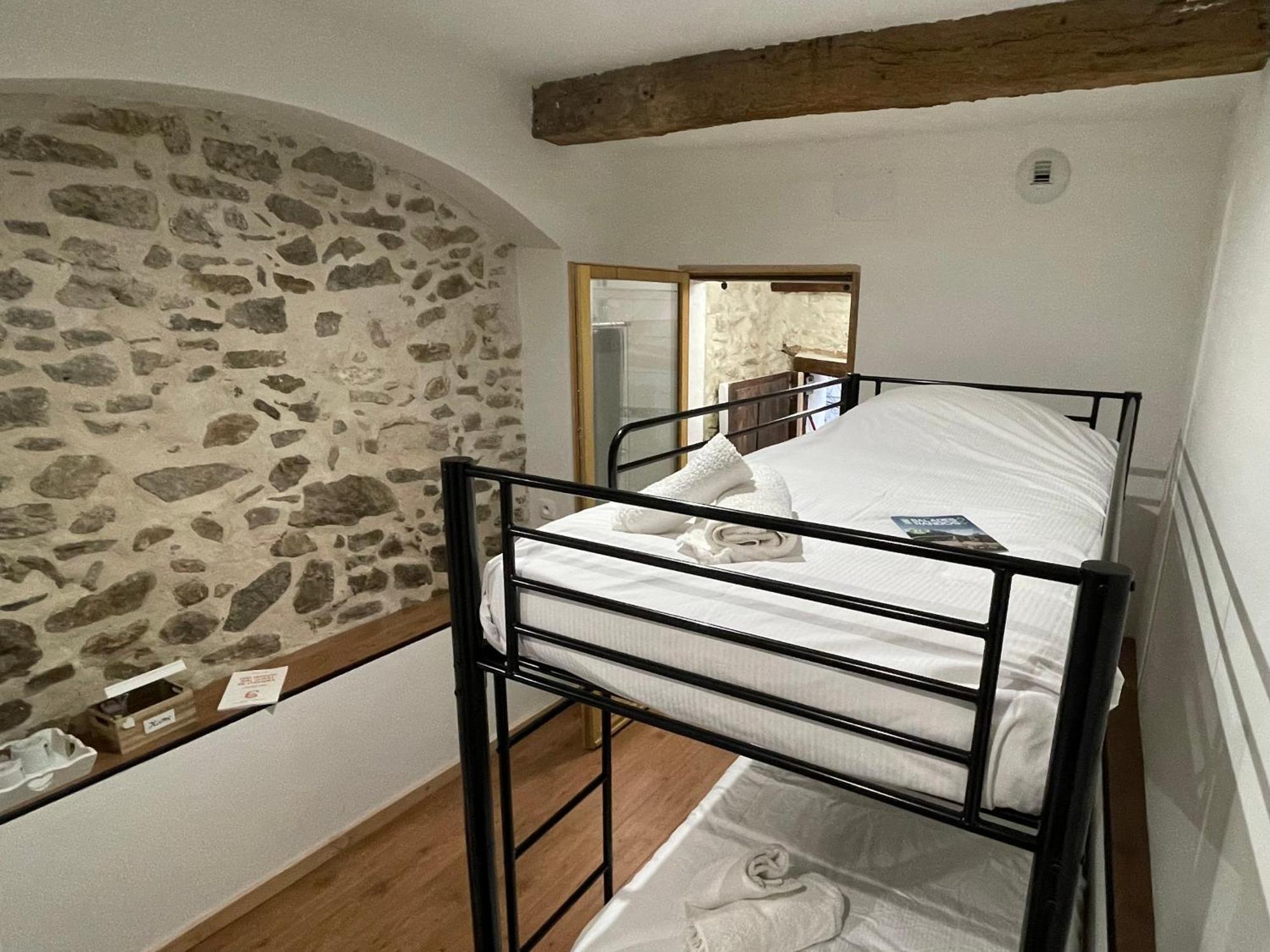 Chambre Le 40 Marches Cucugnan Extérieur photo